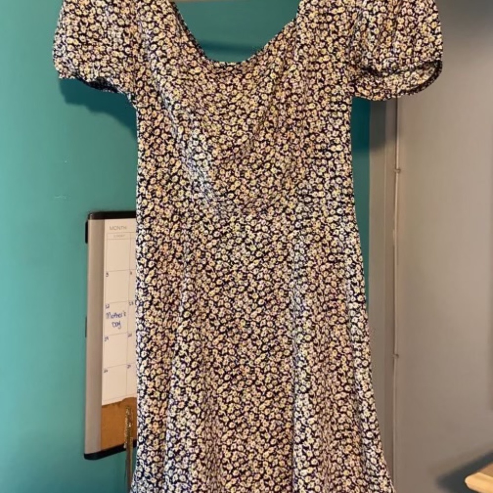 Tie-back, black flower dress